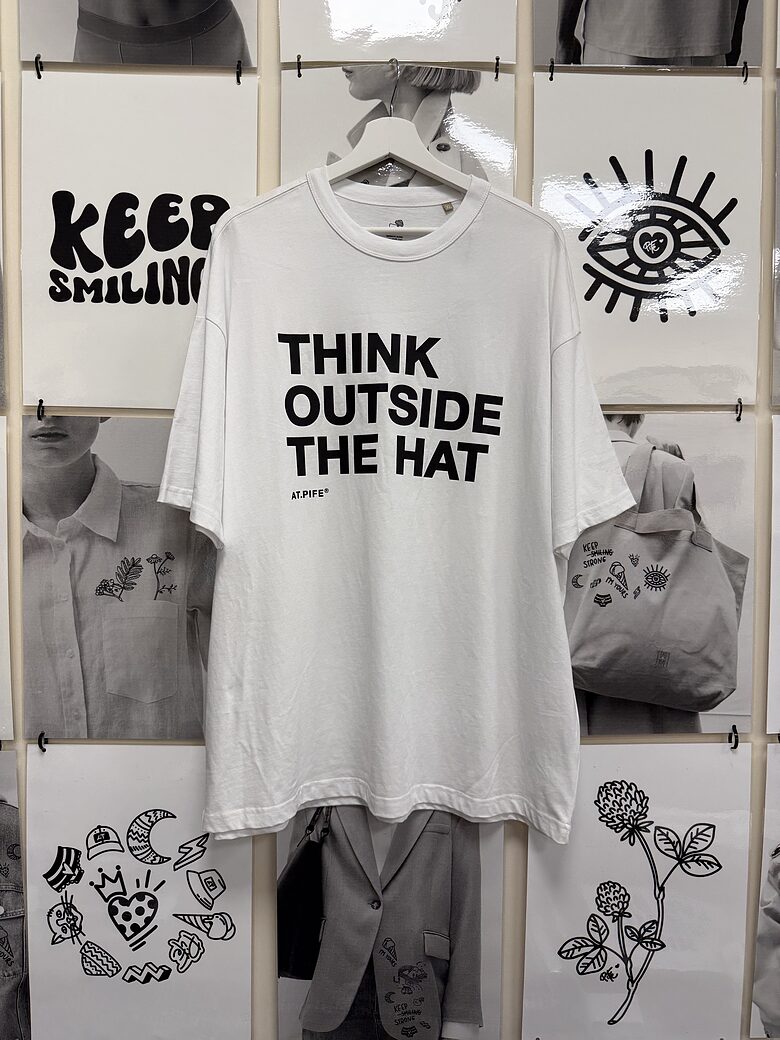 T-shirt | white