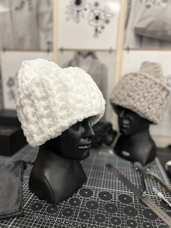 PUFFY BIG HAT | white